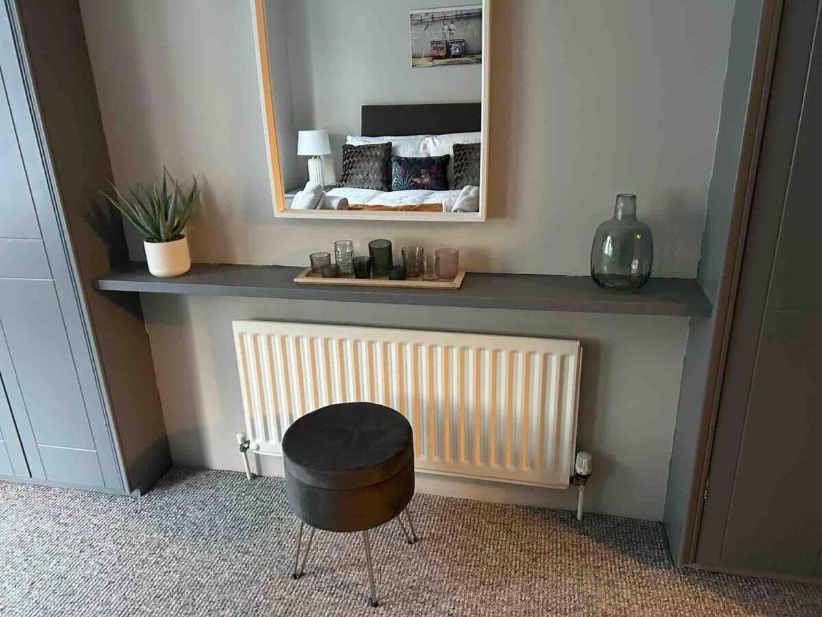 1 Bdr Apartment At Queens Uni By Belfast City Breaks Rom bilde