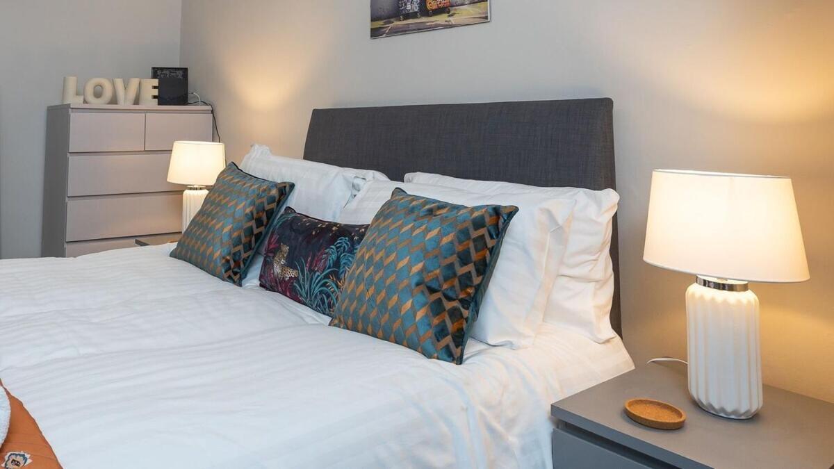 1 Bdr Apartment At Queens Uni By Belfast City Breaks Rom bilde